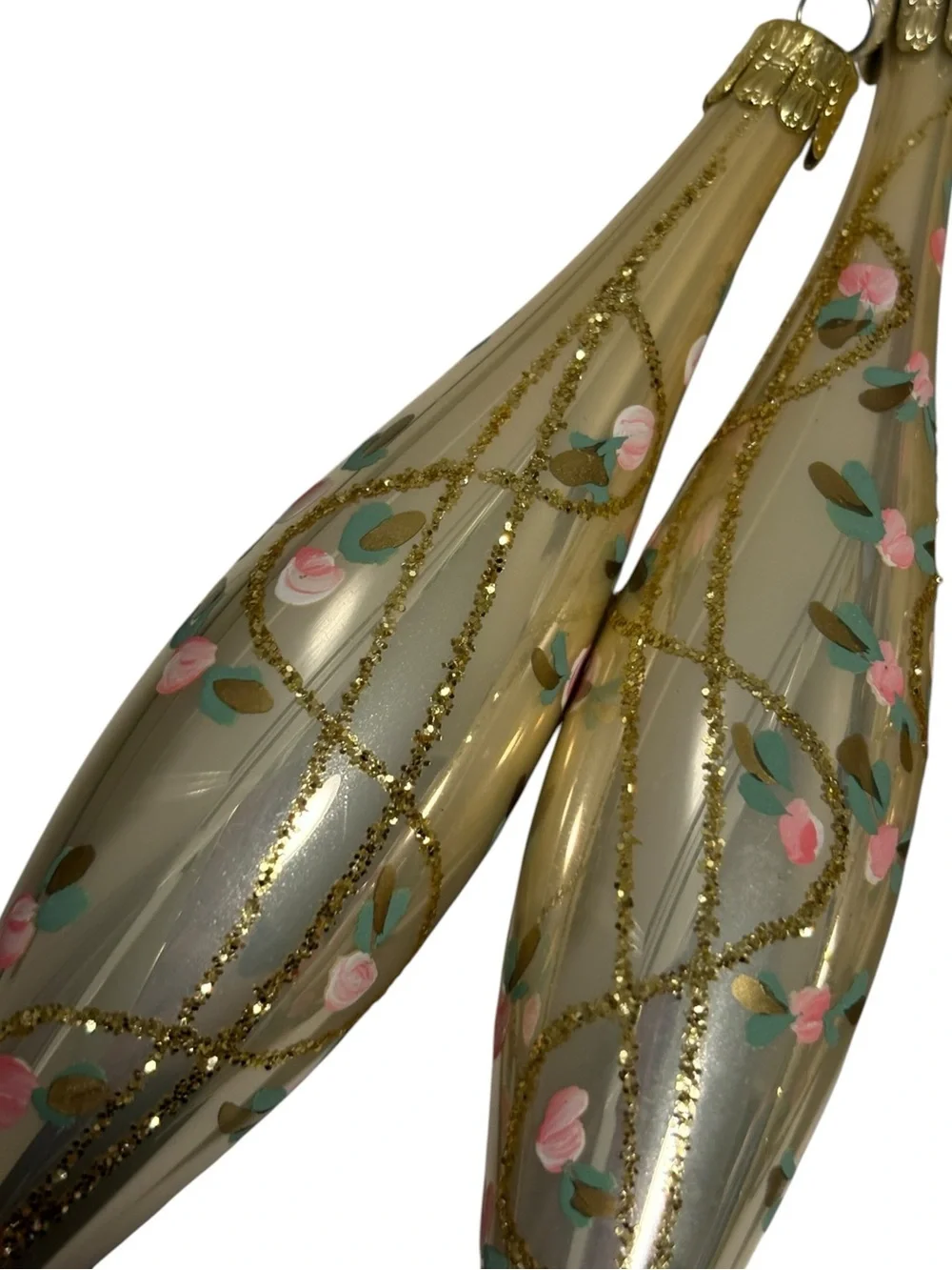 N/A elegant gold
